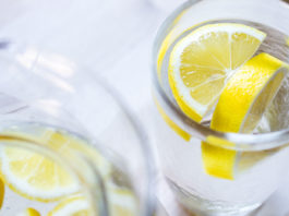 Если вы обнаружили у себя одну из этих 15 проблем, пейте лимонную воду вместо таблеток